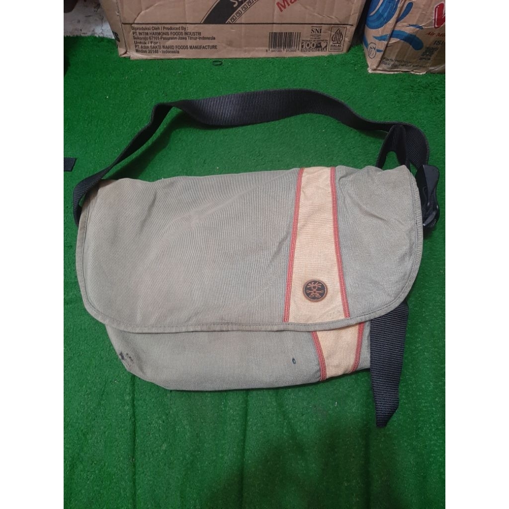 TAS SLINGBAG/ SLEMPANG MESENGER BAG PRIA CRUMPLER THE WESTERN LAWN