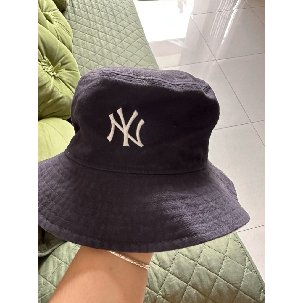 Preloved Topi New Era