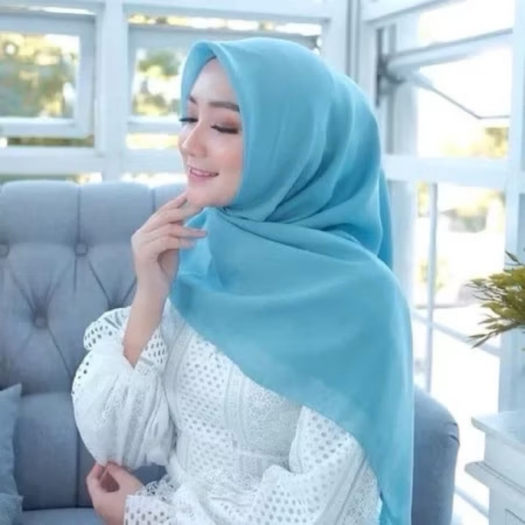 Hijab Segi Empat Bella Square Biru Muda