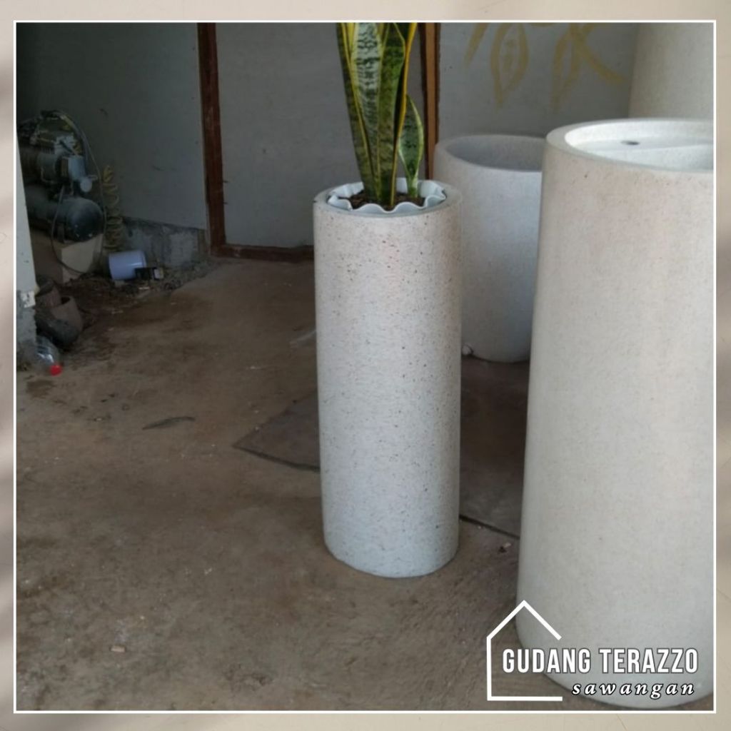 Pot Teraso Minimalis/ Pot Tipe Silinder Natural Teraso