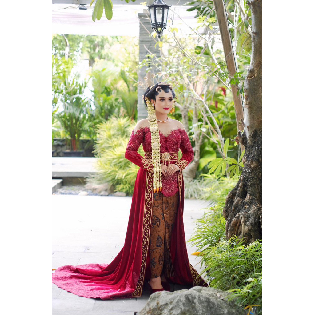 PRELOVED KEBAYA BLUDRU MAROON