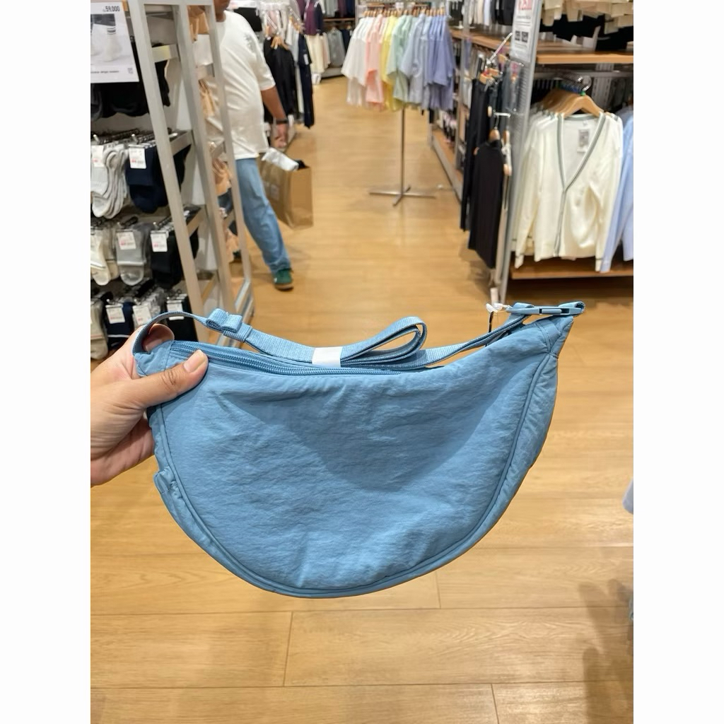 NEW ORIGINAL Tas Uniqlo (Blue)