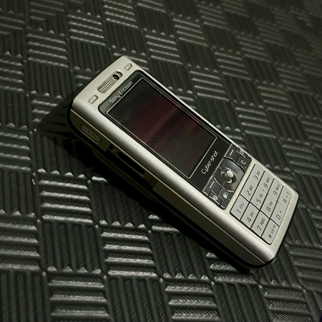 Sony Ericsson k800i oLd