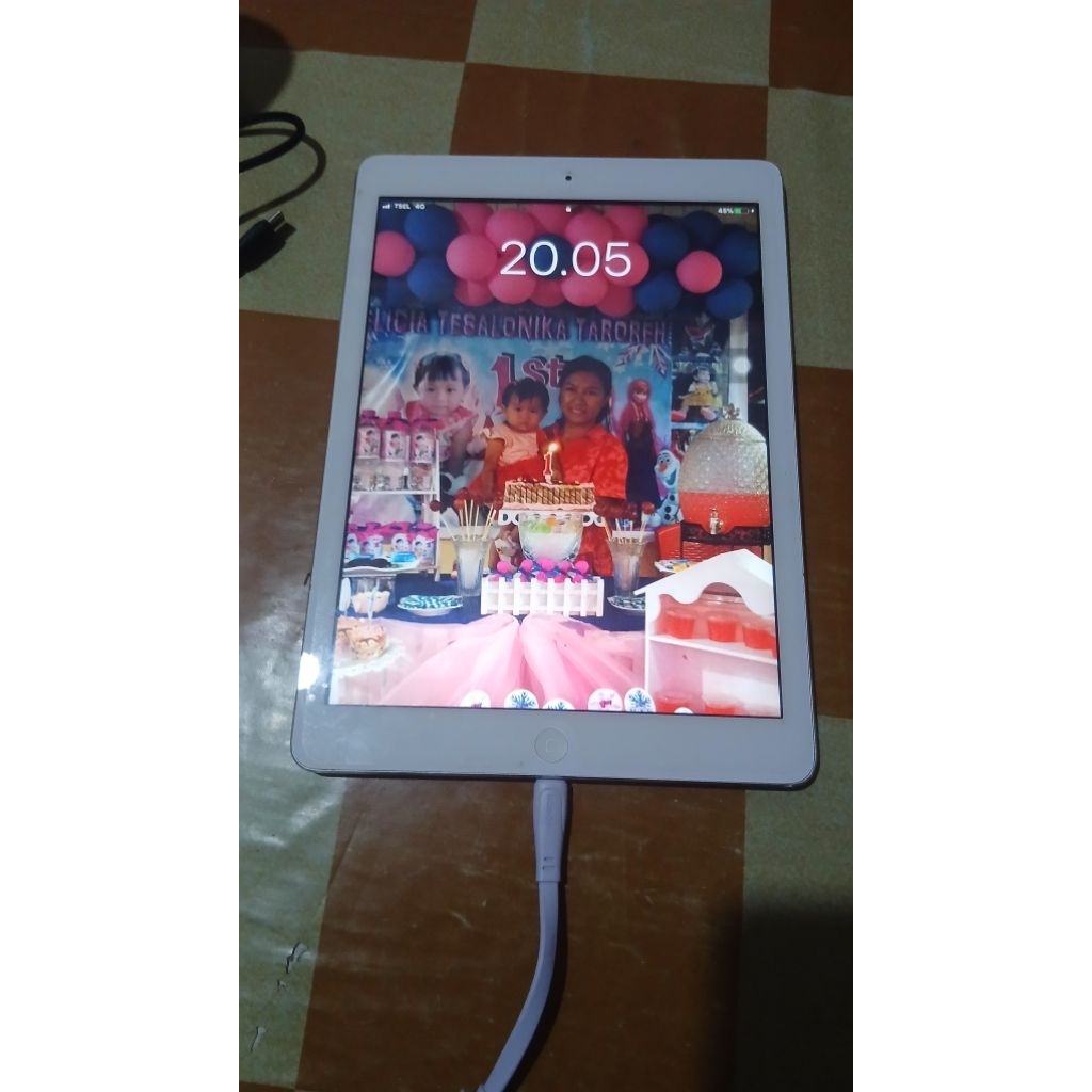 ipad Air 2 seluler+wifi 128Gb(Signal On) minus