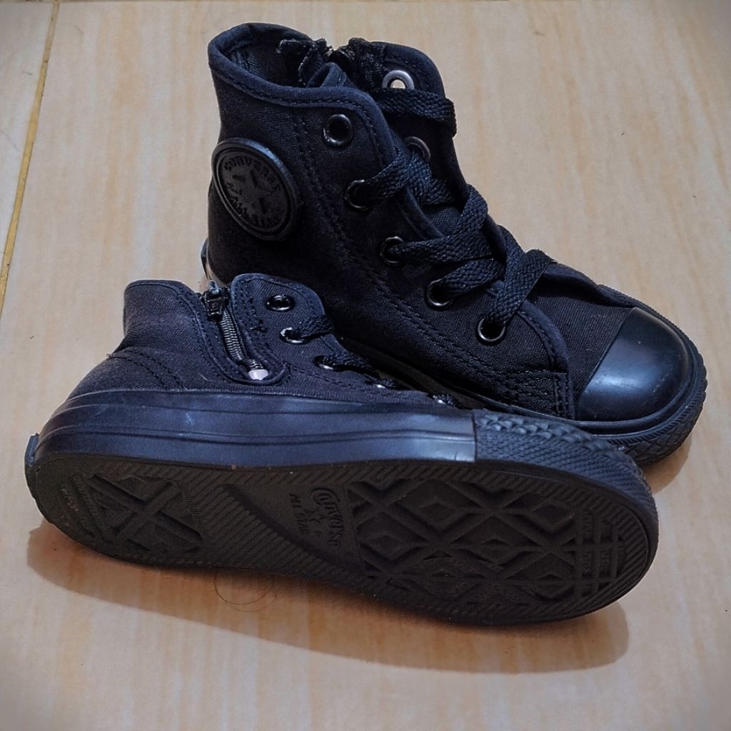 sepatu anak converse preloved