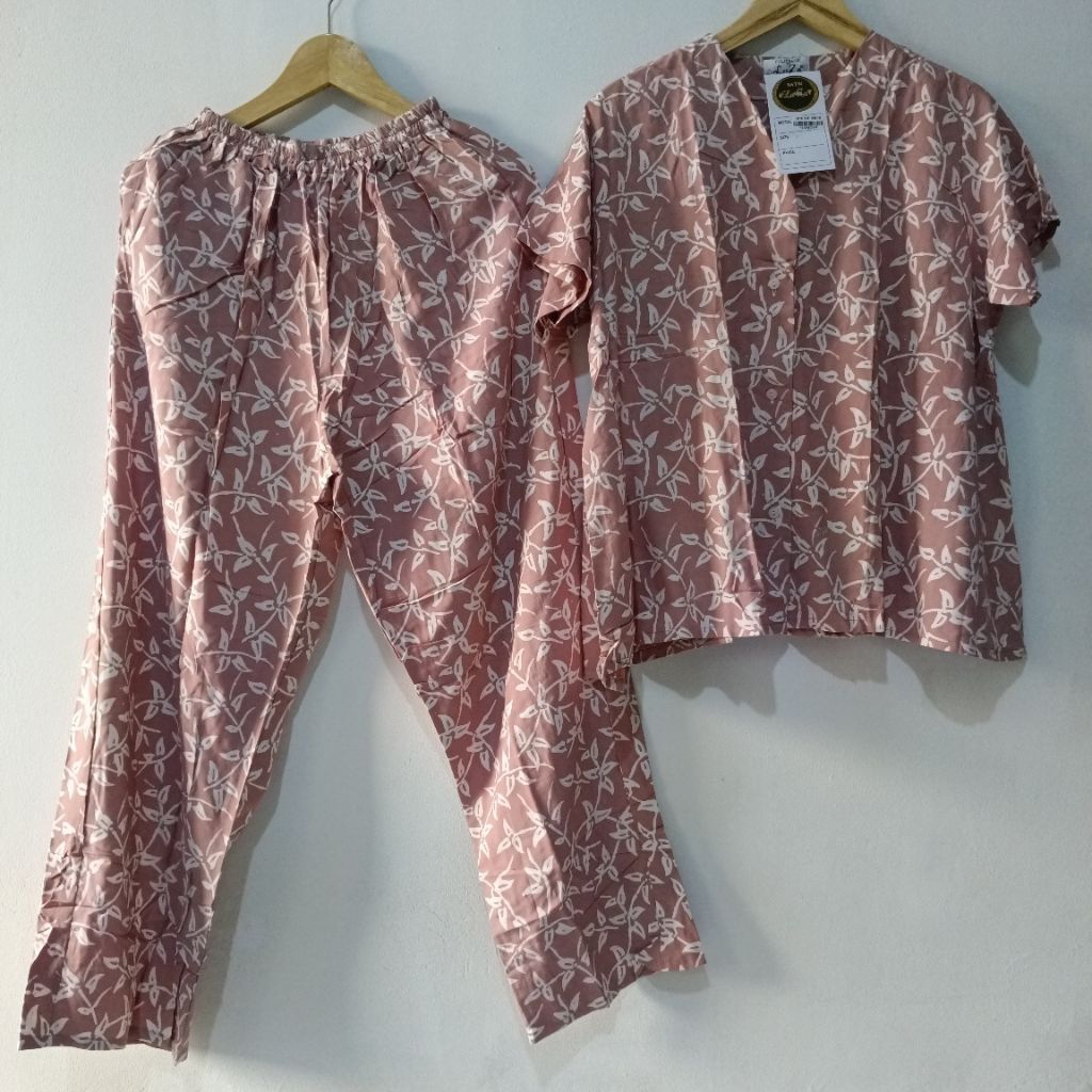 LUZA ~ SETELAN LUZA VIE /  SETELAN LUZA VIE TANGAN 7/8 by LUZA BATIK PEKALONGAN  /  ONESET PAJAMAS L