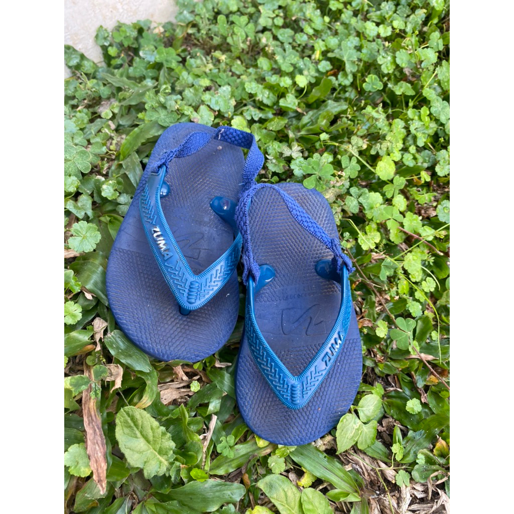 Preloved sendal zuma size 21-22