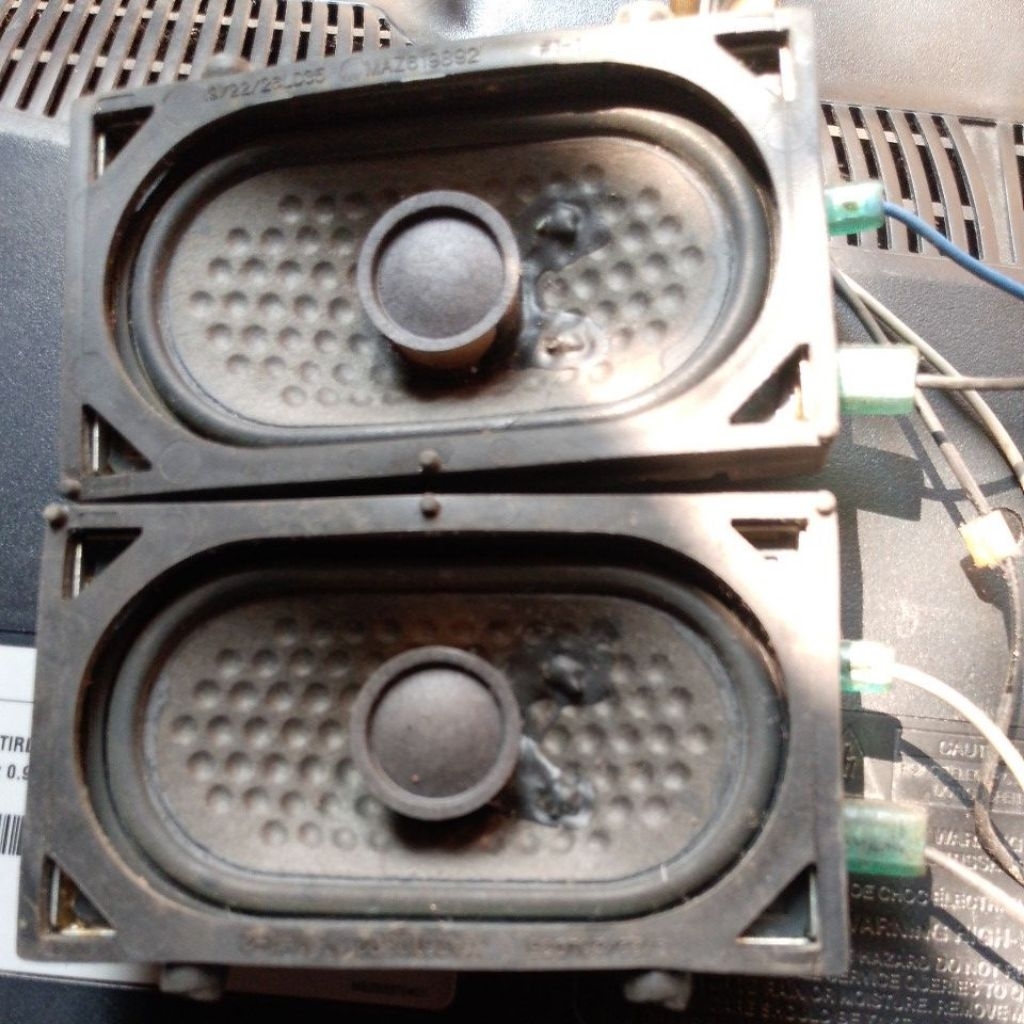 SPEAKER  TV BEKAS  LG 22"LK311