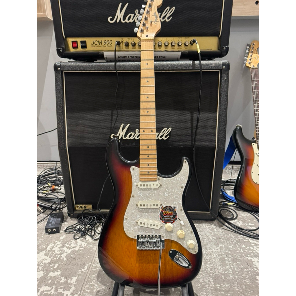 Gitar Listrik Fender Custom