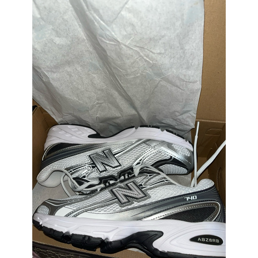 Sepatu Sneakers new balance 740 ABZORB Ori