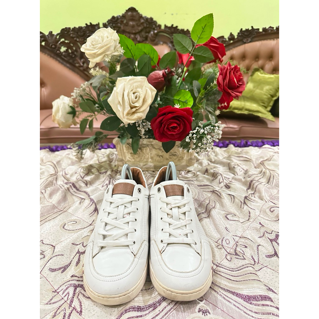 bally white sneakers