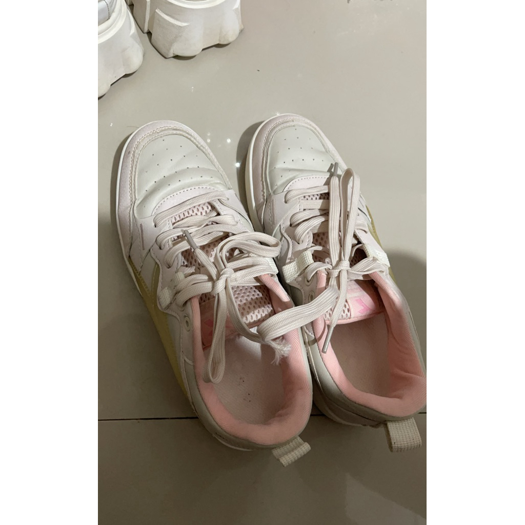 preloved sepatu diadora herlin women size 40