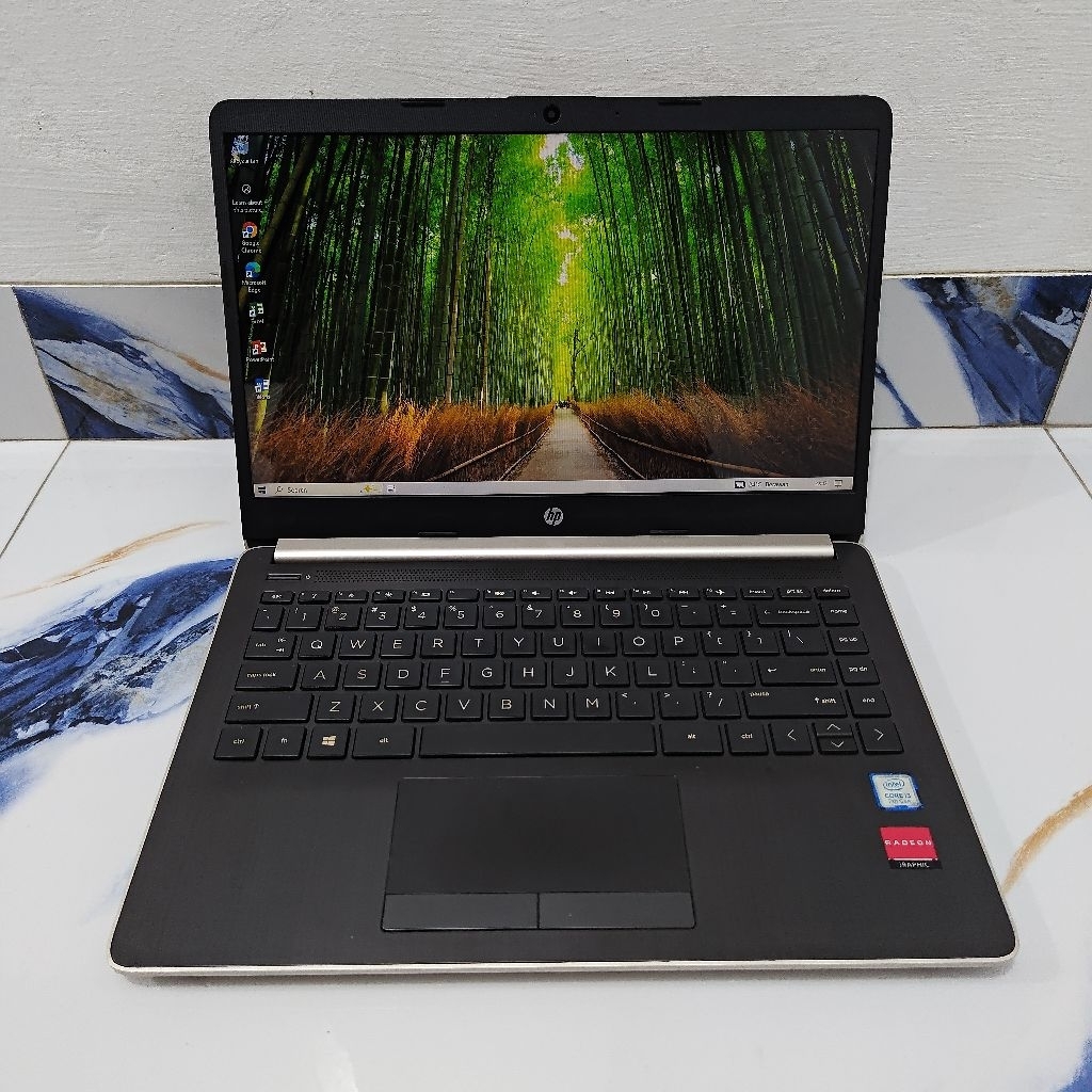 Laptop HP 14s-cf0xxx i3-7020U 4GB AMD R7 M440-2GB Windows10