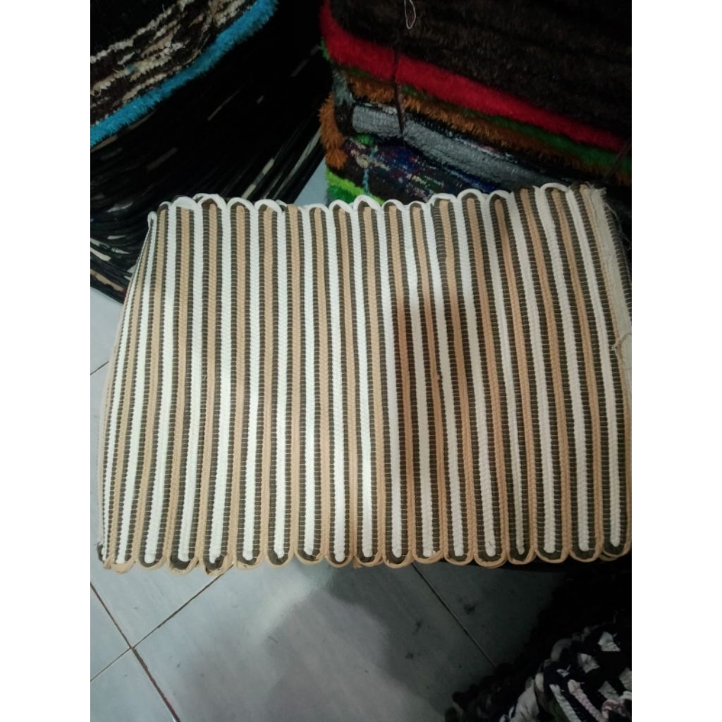 kesed anyam,kesed lantai,kesed serbaguna