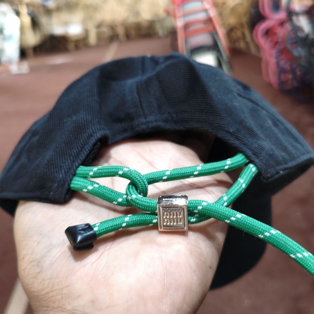 Topi Miu Miu