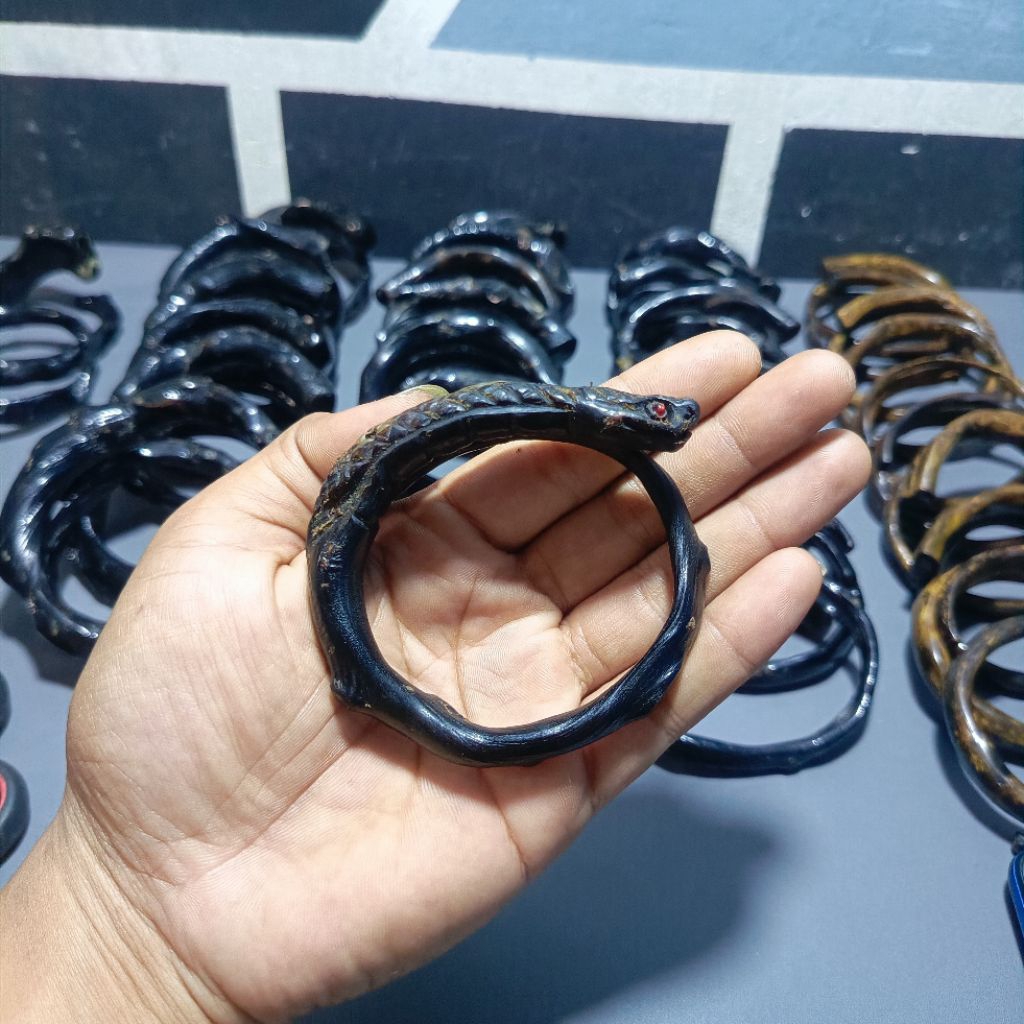 Gelang akar bahar ukir ular