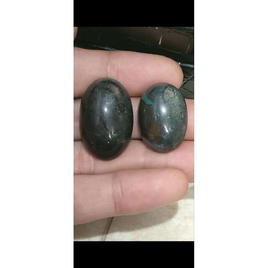 Batu Akik Permata Bacan Masih hitam blum tembus harga per pcs