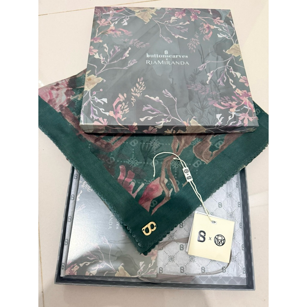 Preloved Xanadu Buttonscarves x riamiranda