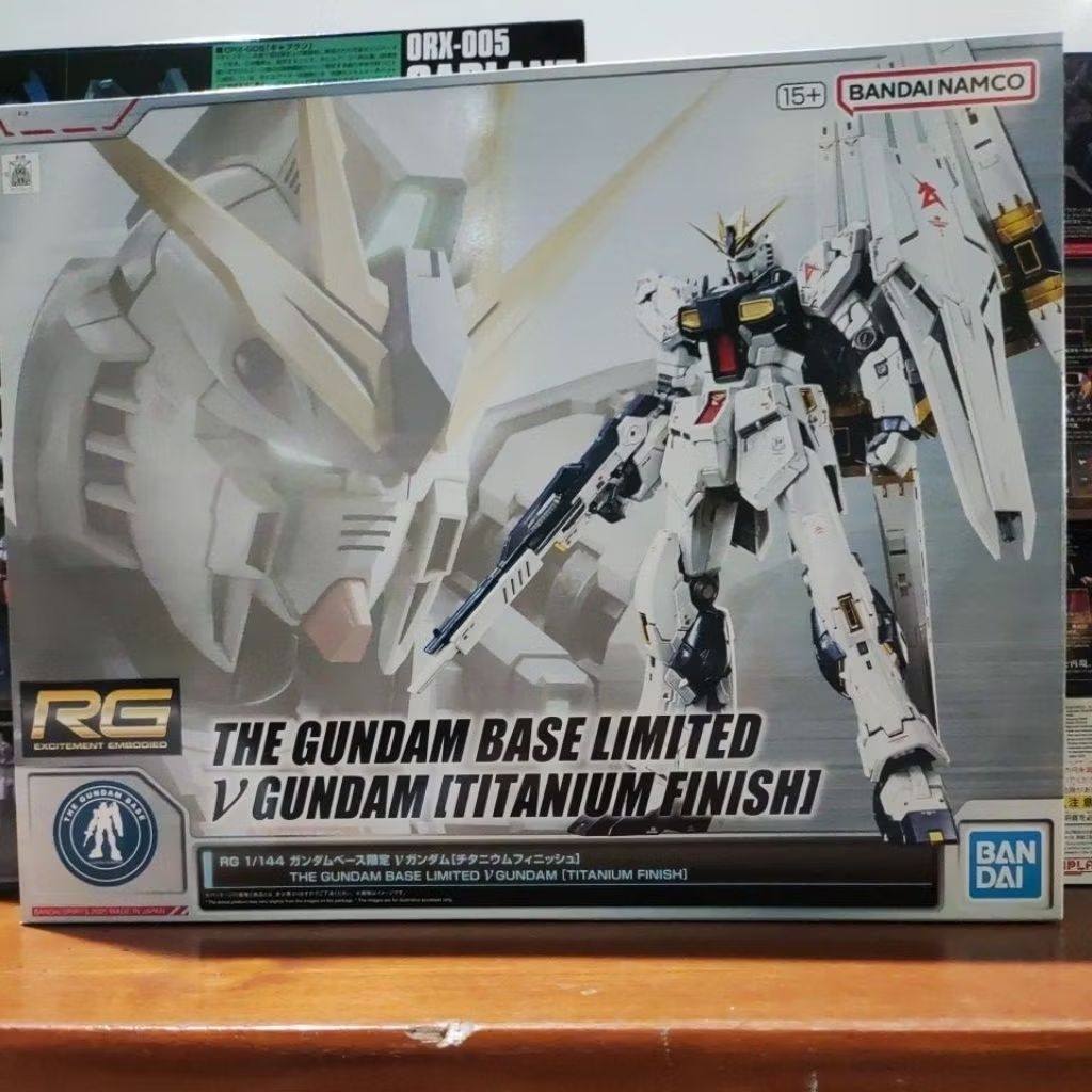 Bandai - RG Nu Gundam [ Titanium Finish] - The Gundam Base Limited