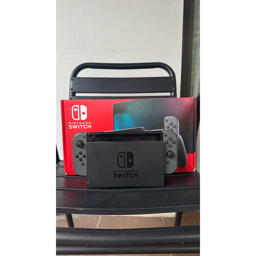 PRELOVED Nintendo Switch V2 Grey OFW FULLSET NOT Lite OLED Bekas Second