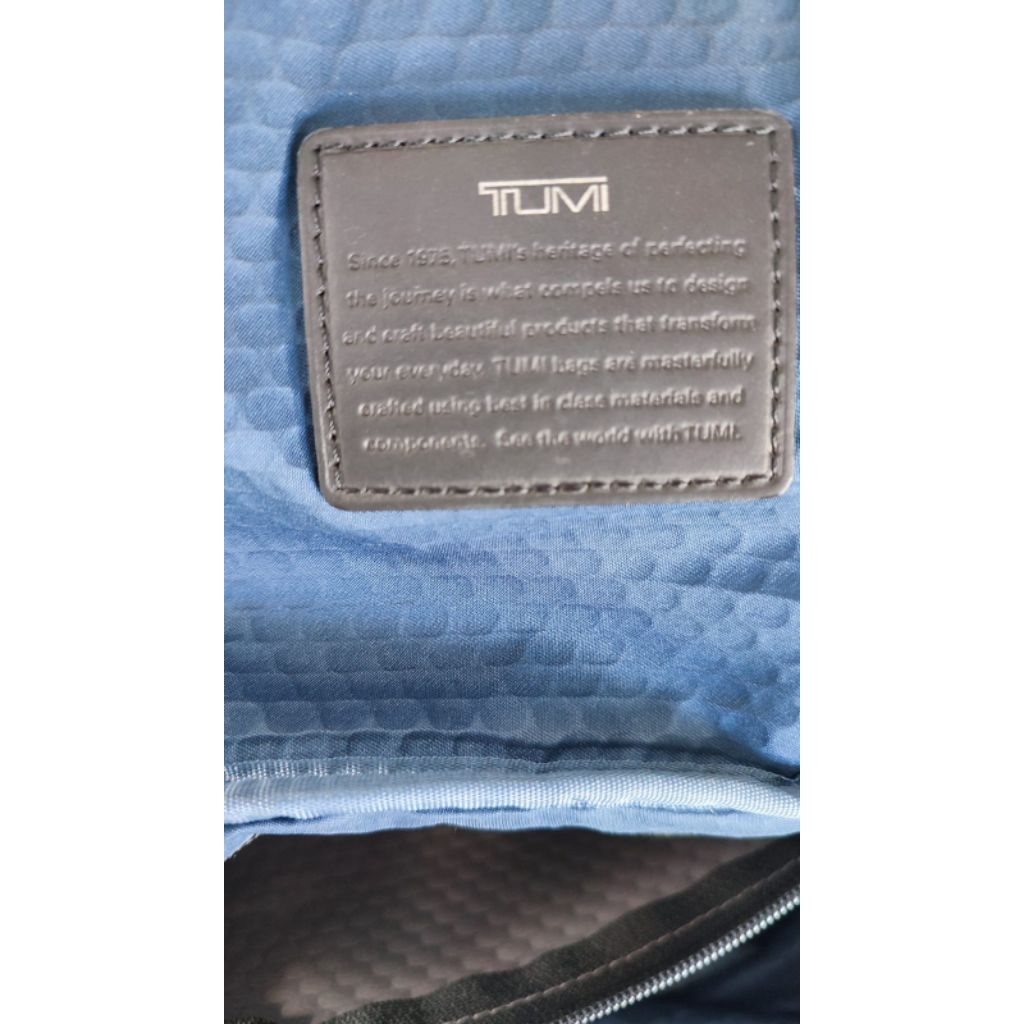 TUMI ALPHA BRAVO KELLY SLINGBAG