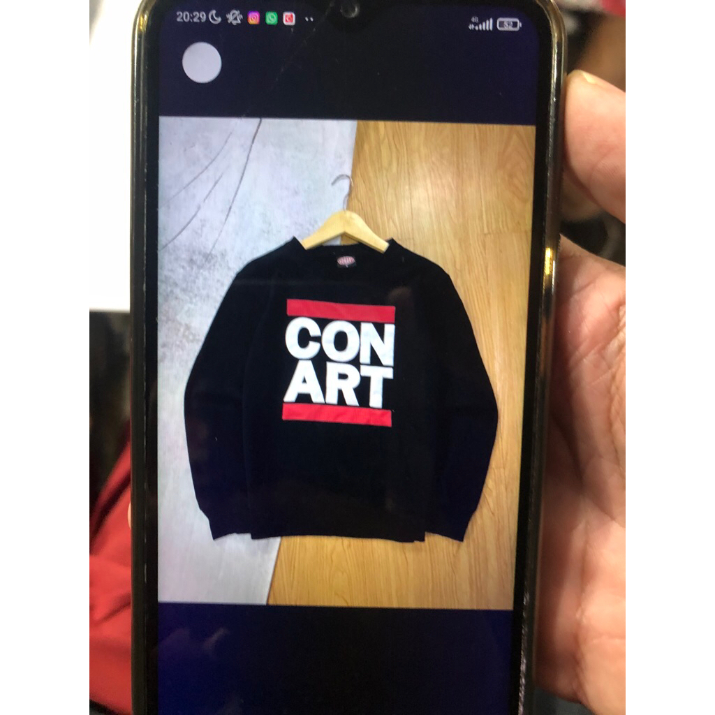 crewneck conart warna hitam