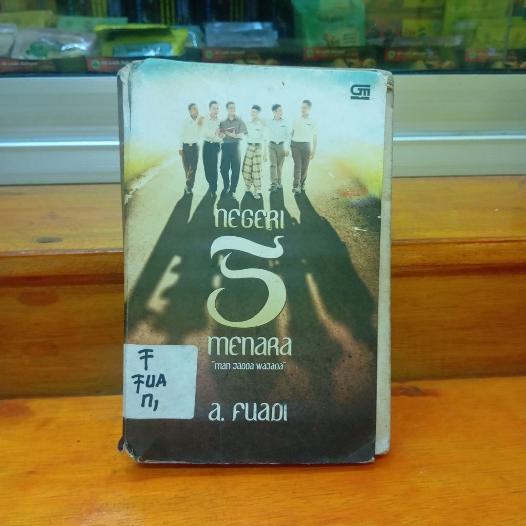 Buku Novel 5 menara