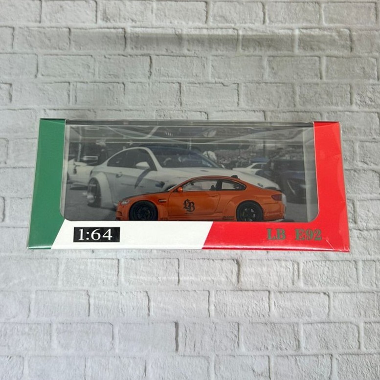 Fine Model LB Modified BMW M3 E92 Pearl Orange - skala 1:64