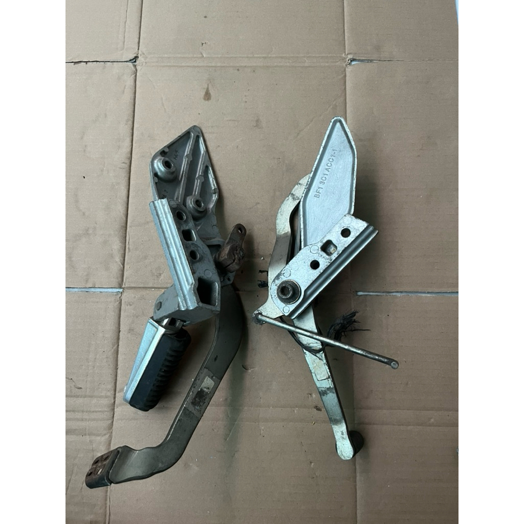FOOTSTEP DEPAN YAMAHA VIXION OLD ORIGINAL