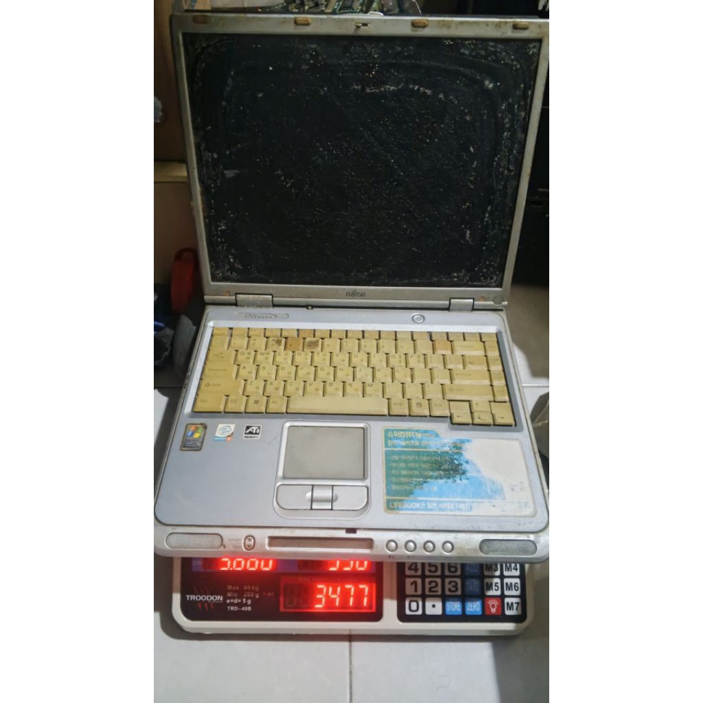 Laptop jadul pentium 4