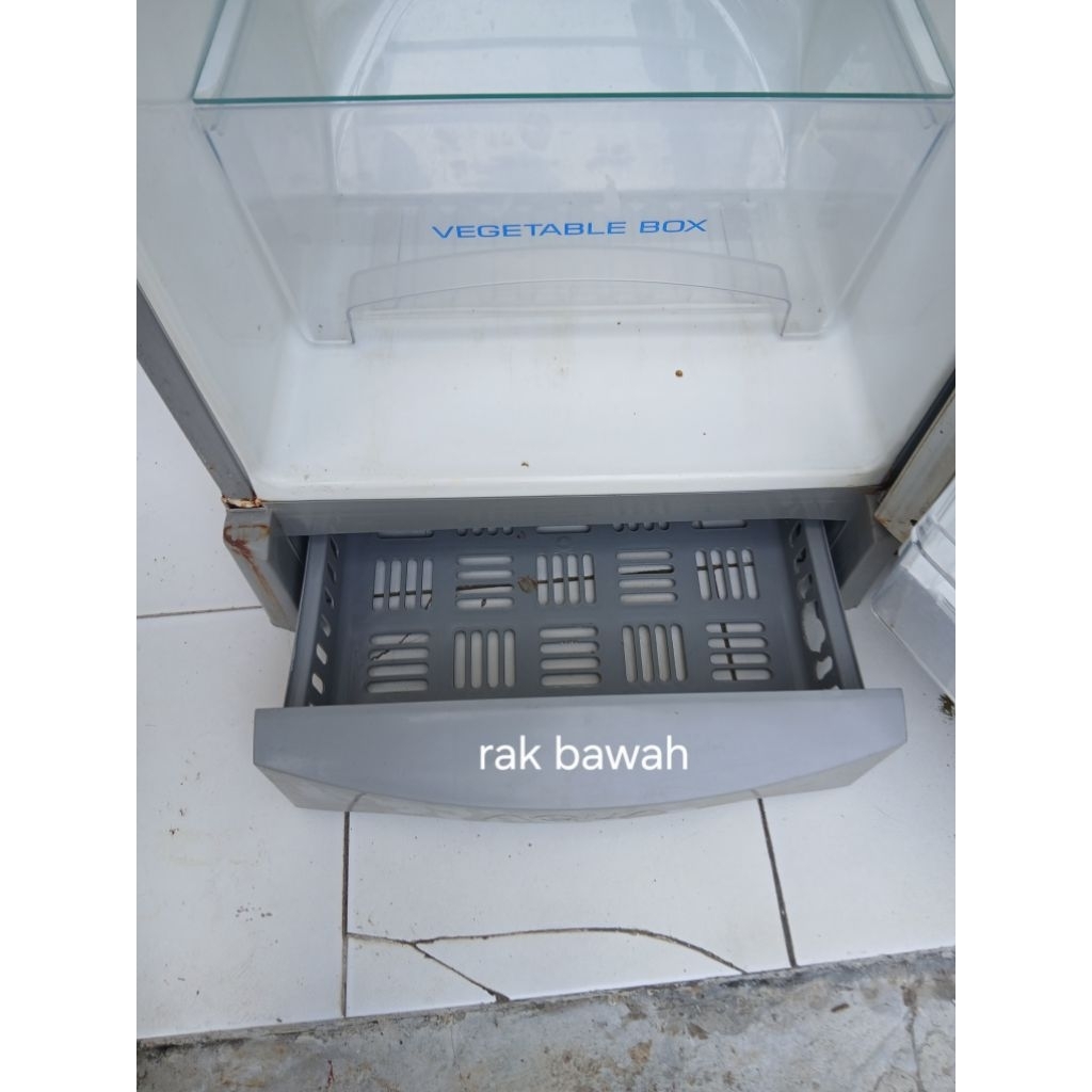 rak bawah kulkas aqua 1 pintu