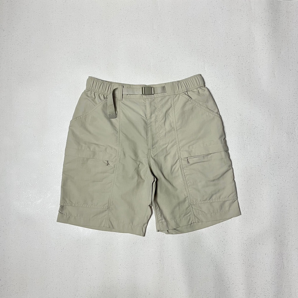 Uniqlo geared utility short pants