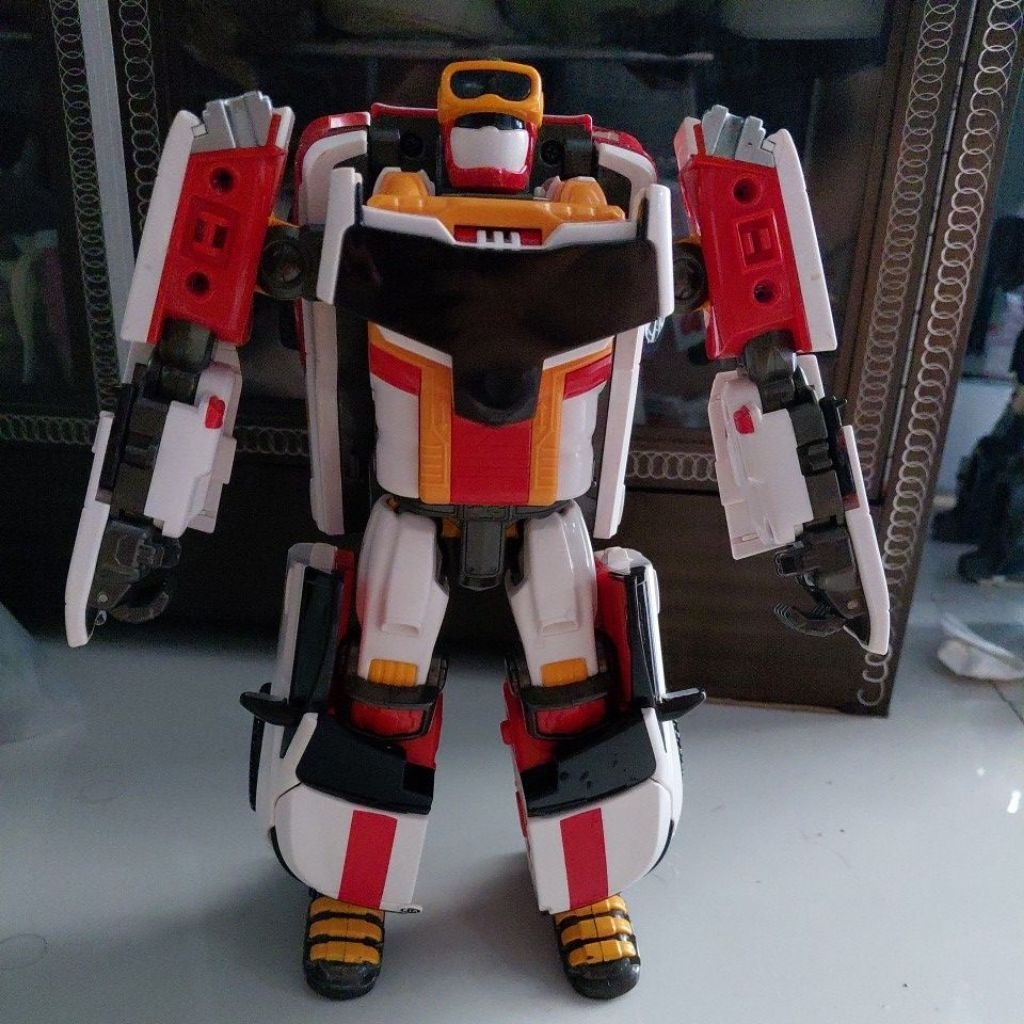 Tobot V Car Integration Robot Transforming Robot Car to Robot Animation Character Youngtoys
