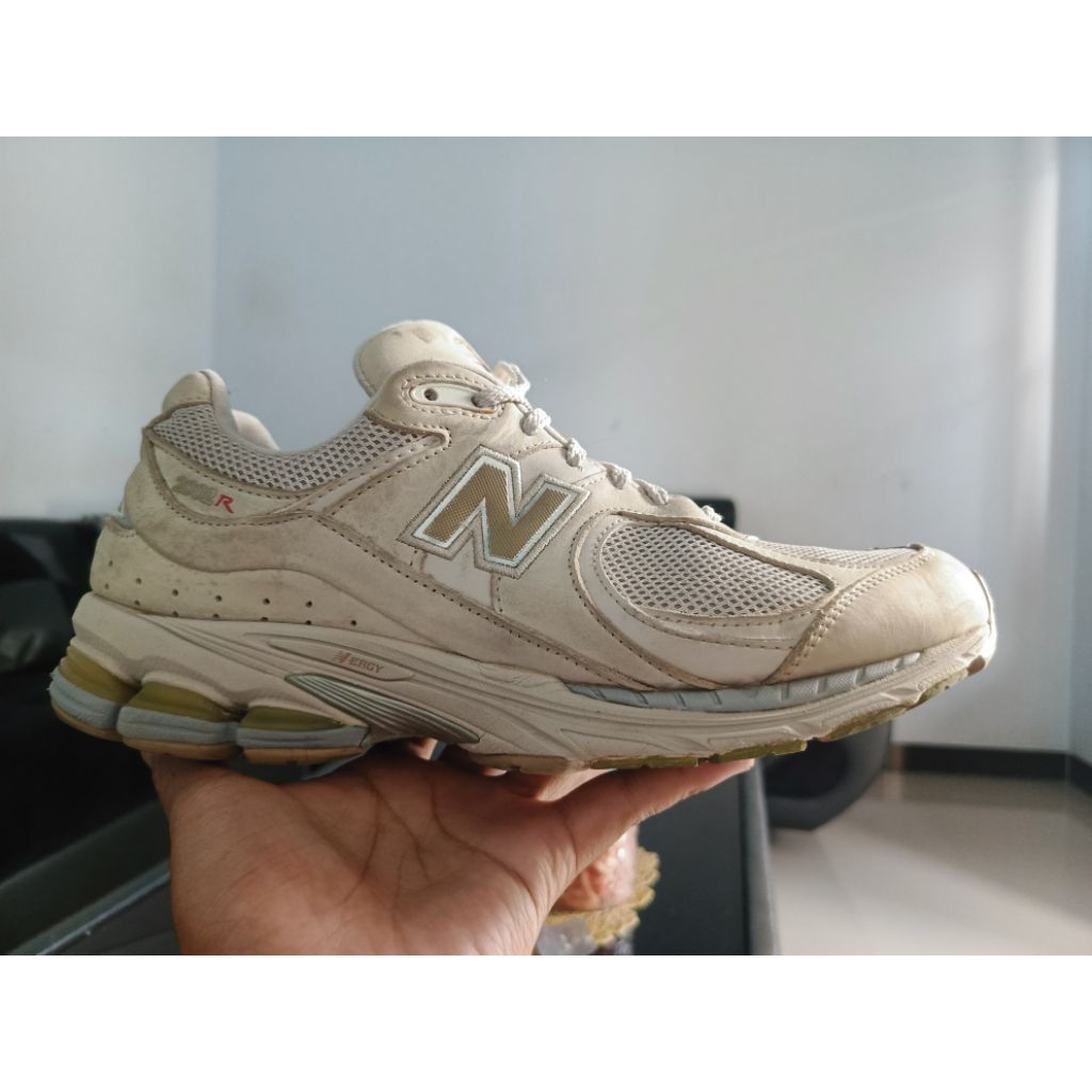 Sepatu NB 2002R Second Original