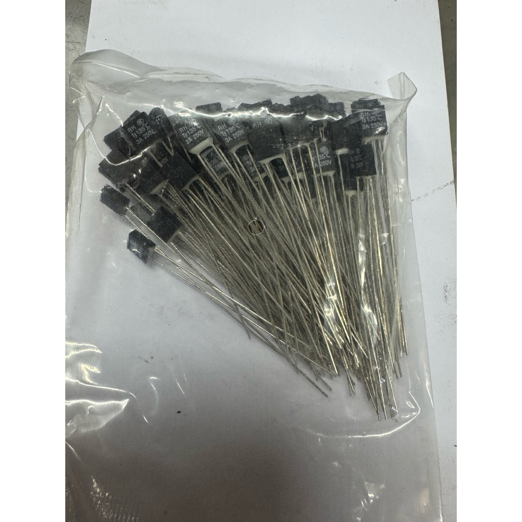 FUSE KIPAS 3A 135 drajat fuse kipas segi hitam