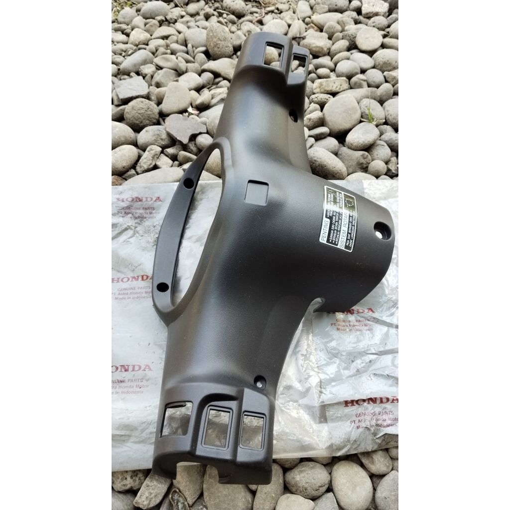 batok belakang batok lampu belakang cover handle rear Honda Kirana kirana Kirana 125 original AHM no