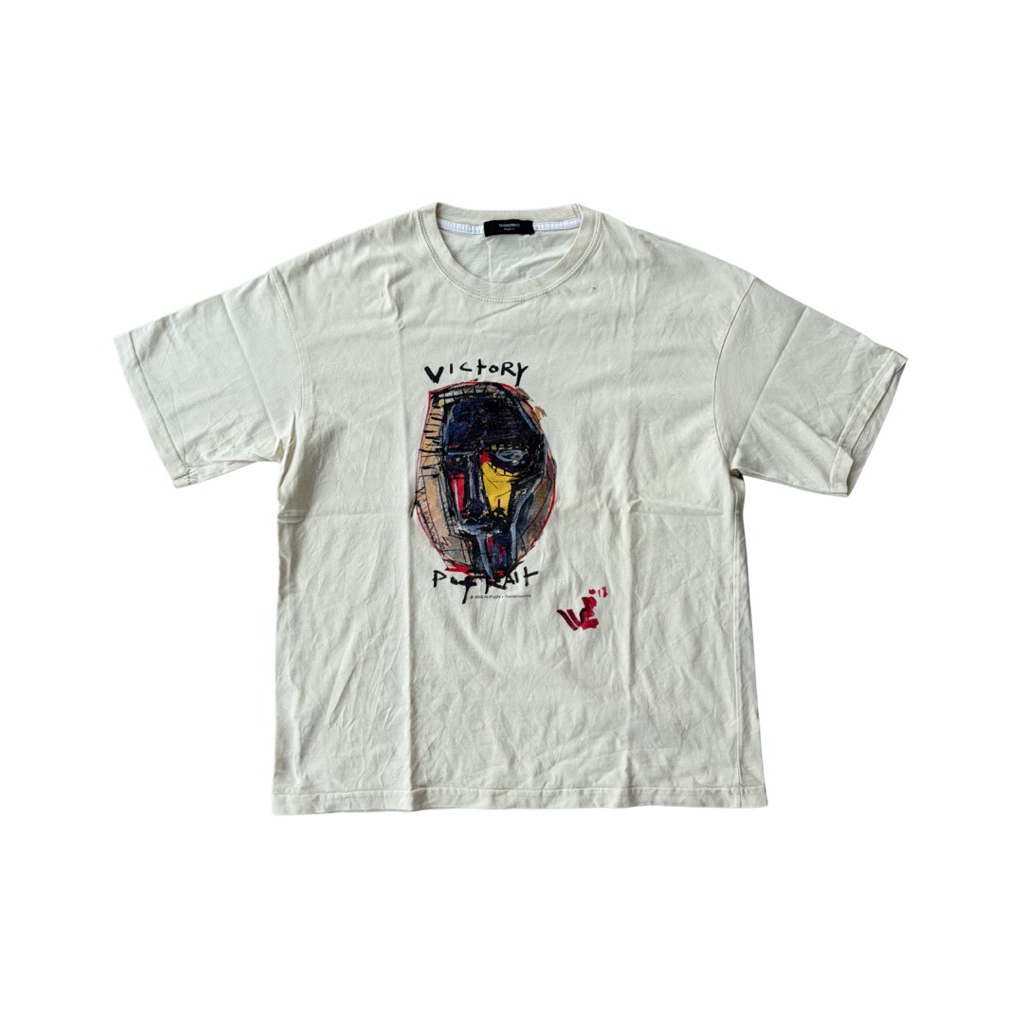 Thanksinsomnia Alipjon Victory Face Potrait Sand Tee (T-shirt Kaos)