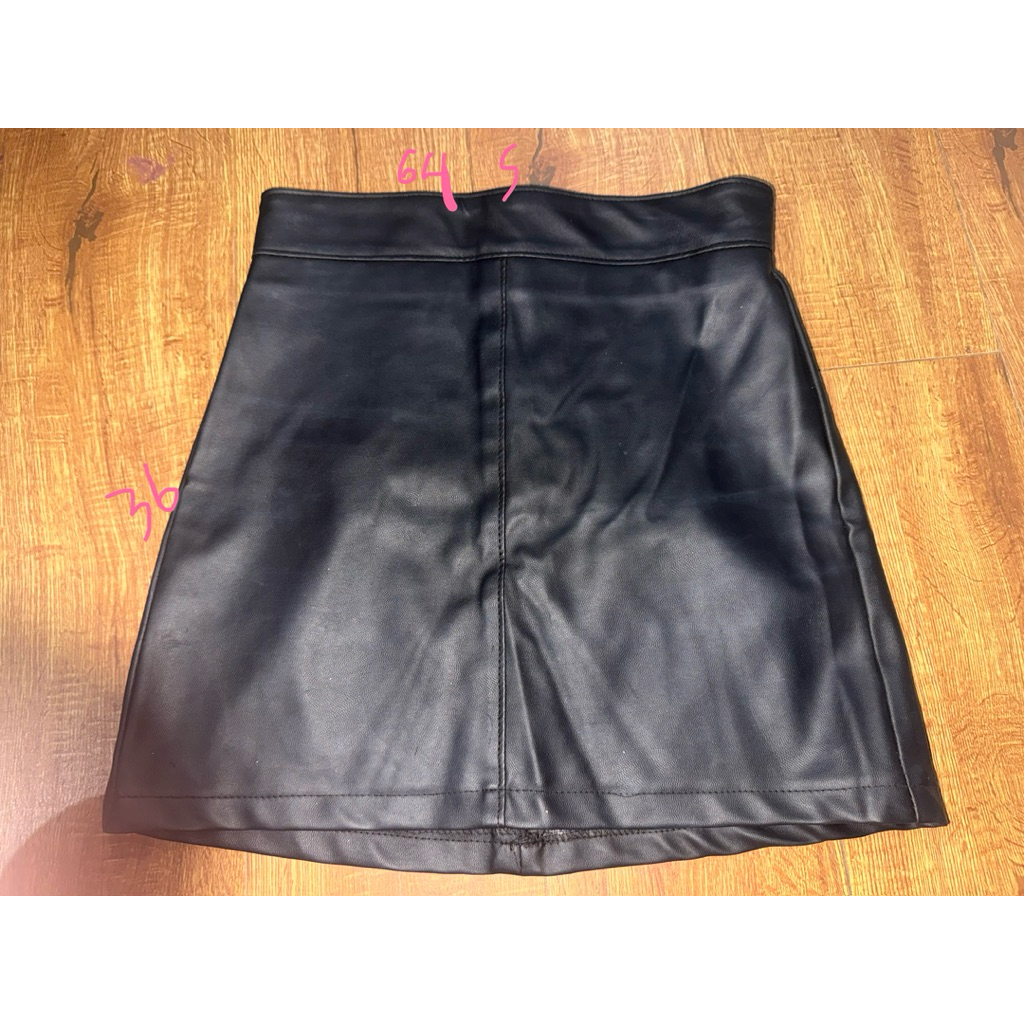 PRELOVED Rok Kulit Wanita Hitam A-Line High Waist Size S Leather Look
