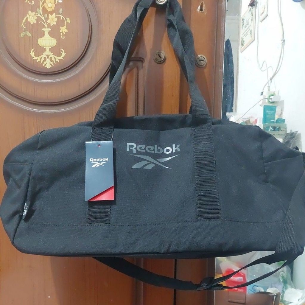 Preloved Reebok Ree Duffle Bag Woman (original) Tas Olahraga Tas Gym