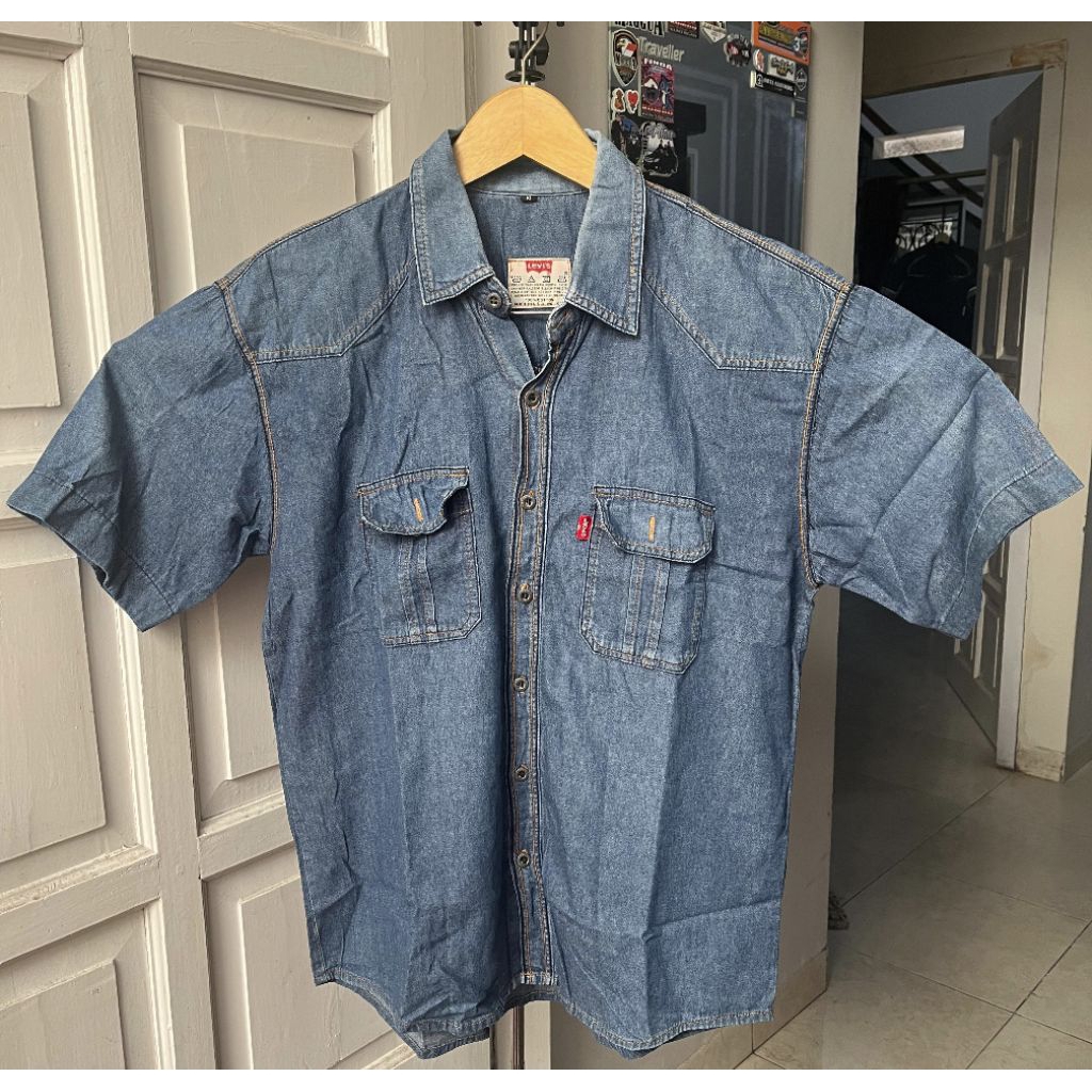 Kemeja Jeans Levis