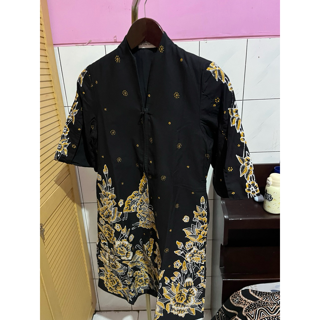 preloved dress batik Dea Valencia