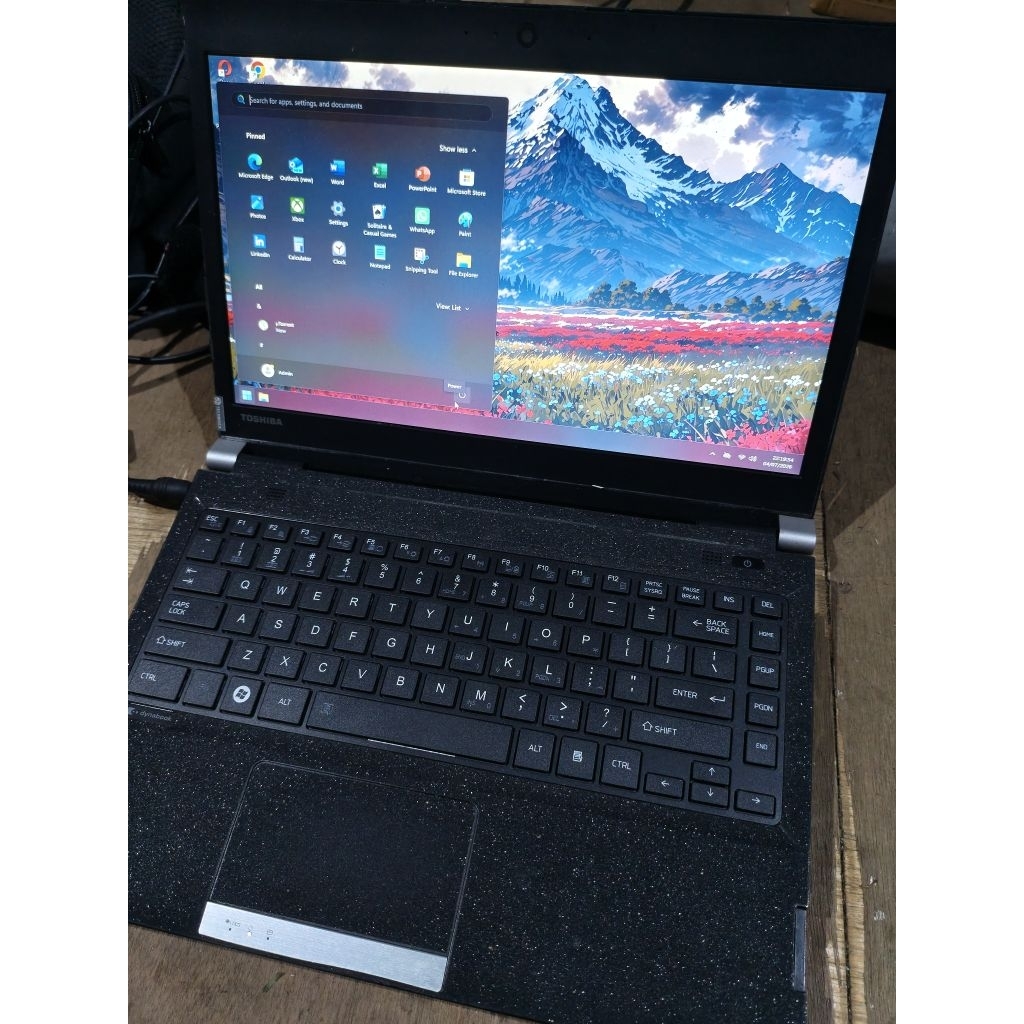 Toshiba R734