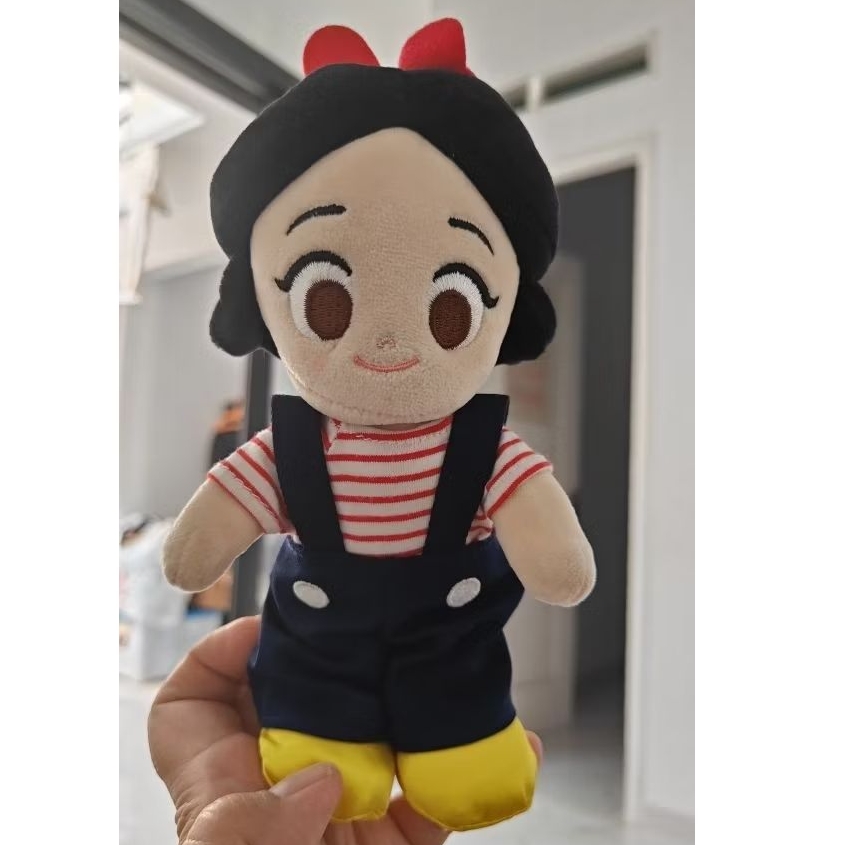 harga 350K (baca deskripsi). Boneka Nuimos Snow White. Boneka Snow White. Boneka Princess Snow White