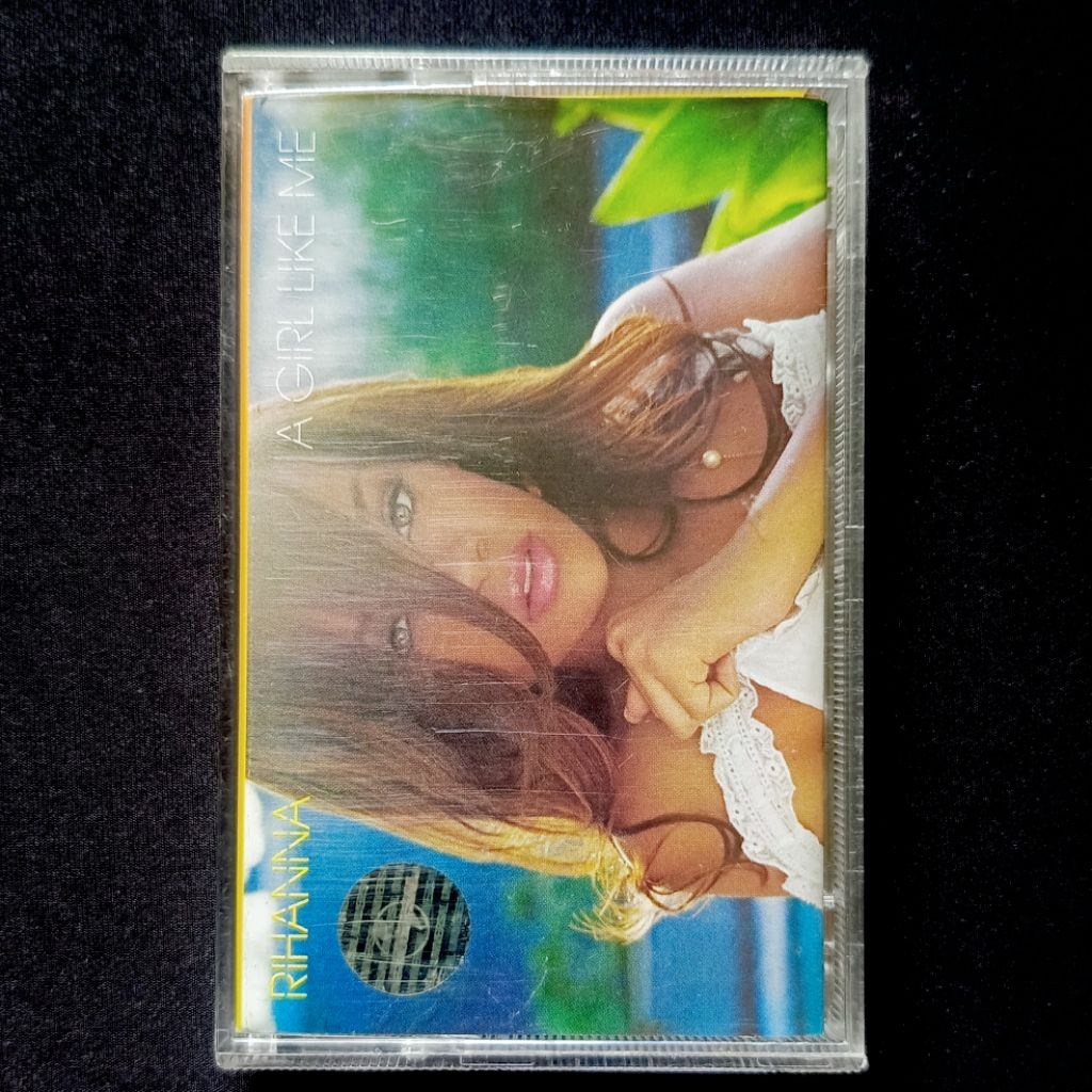 Kaset Rihanna - A Girl Like Me