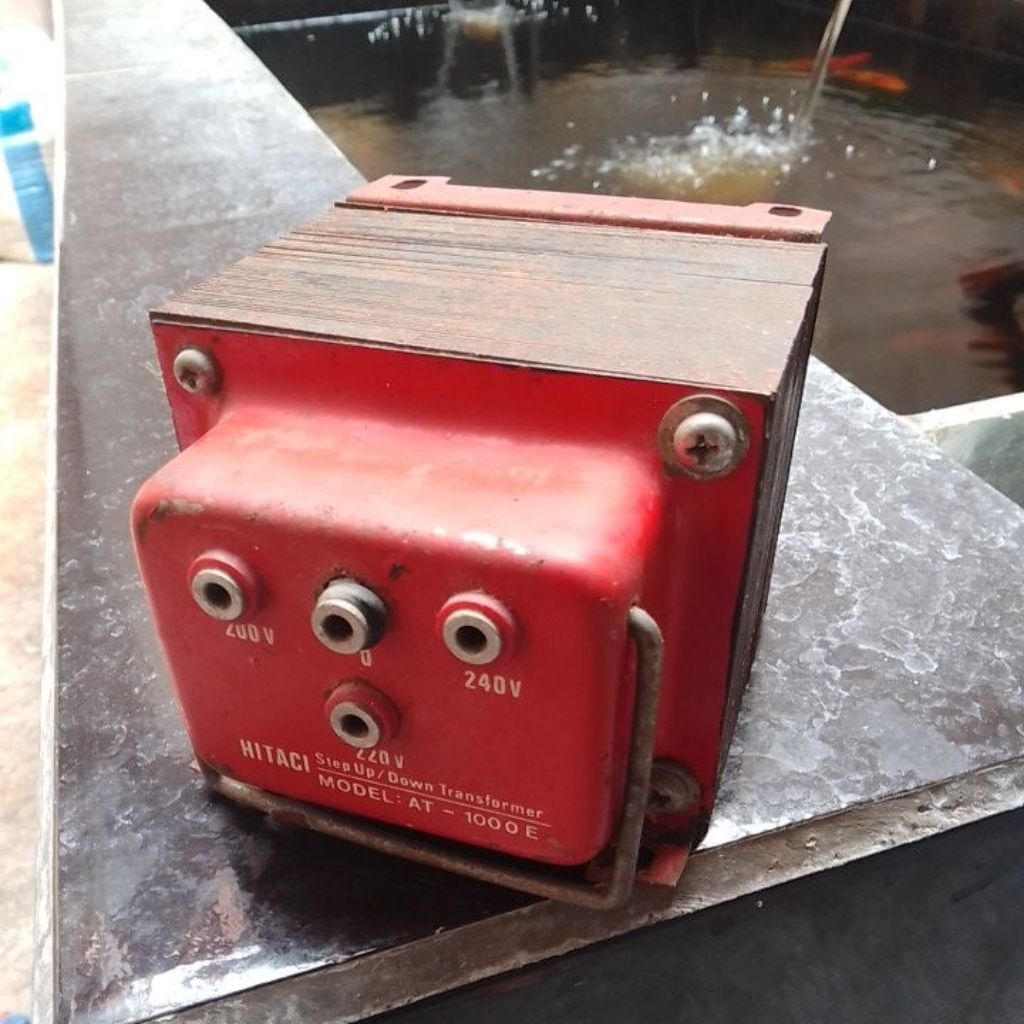Trafo Step Up Step Down Transformer HITACI 1000W
