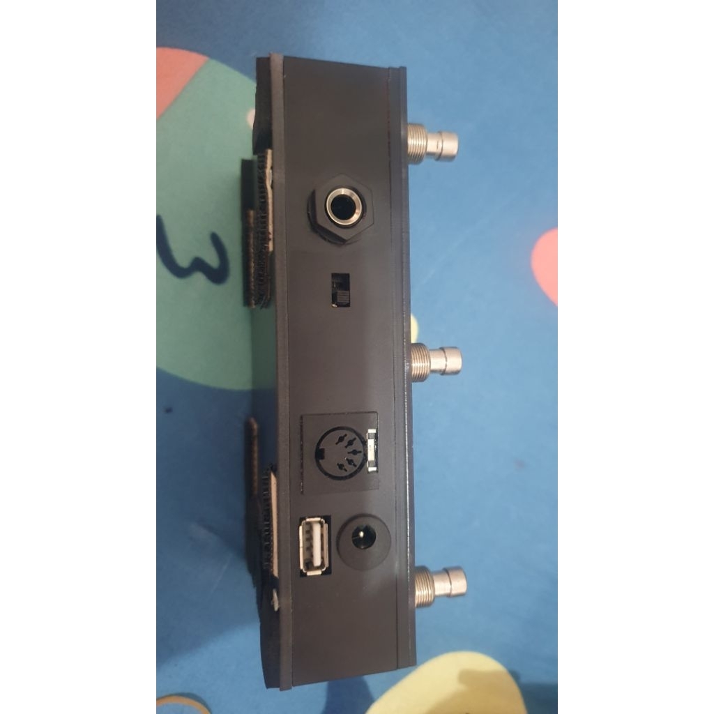 Kavtech midi controler 6 switch