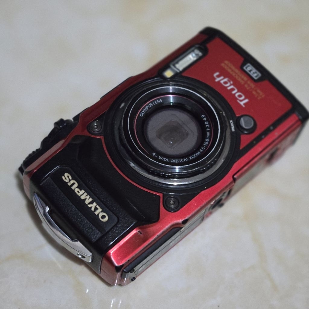 Olympus Tough TG-5 Video 4K Waterproof