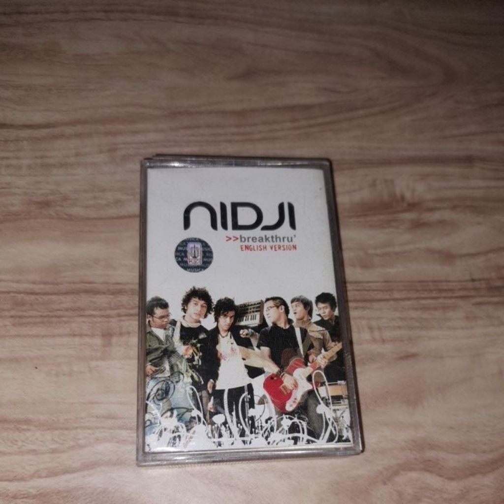 kaset pita Nidji