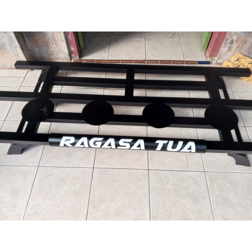 Thule truk bahan plat besi holo