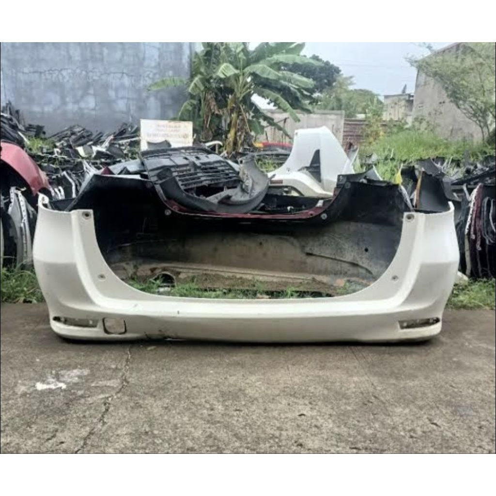 Bumper Bemper Belakang Avanza 2012-2018
